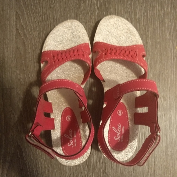 🔥3 for 10🔥Slippers - Picture 3 of 4